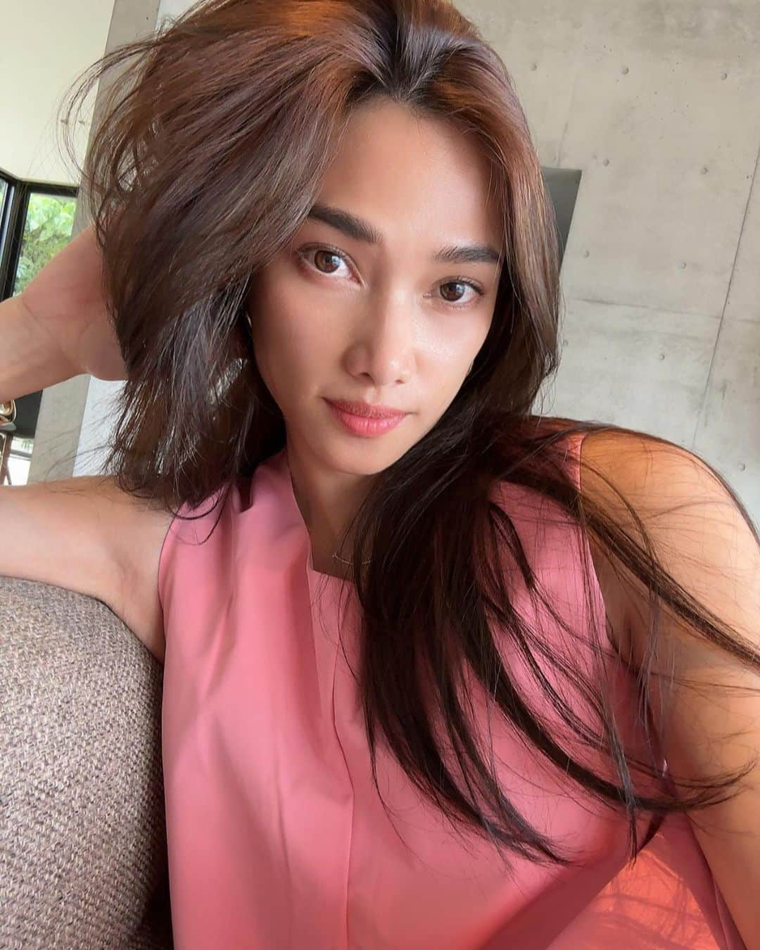 yeNahさんのインスタグラム写真 - (yeNahInstagram)「enjoy your weekend ◡̈♥  #selfiesaturday #boysmom #pinkdresses #dimplesromana #naturalmakeuplook #ナチュラルメイク」5月27日 10時14分 - haney8859