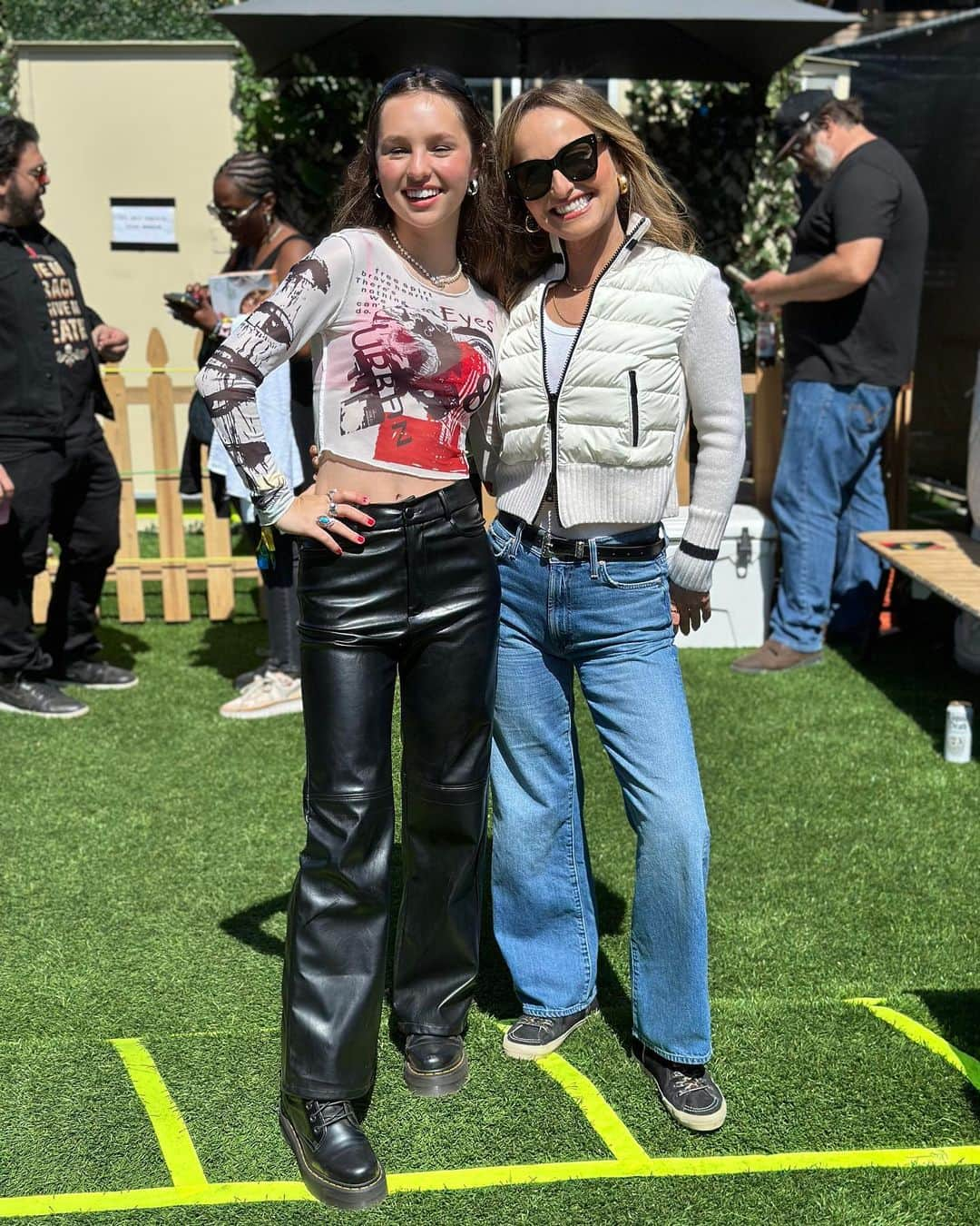 ジャーダ・デ・ラウレンティスさんのインスタグラム写真 - (ジャーダ・デ・ラウレンティスInstagram)「She’s growing up too fast!! 🥲 @bottlerocknapa」5月27日 10時07分 - giadadelaurentiis