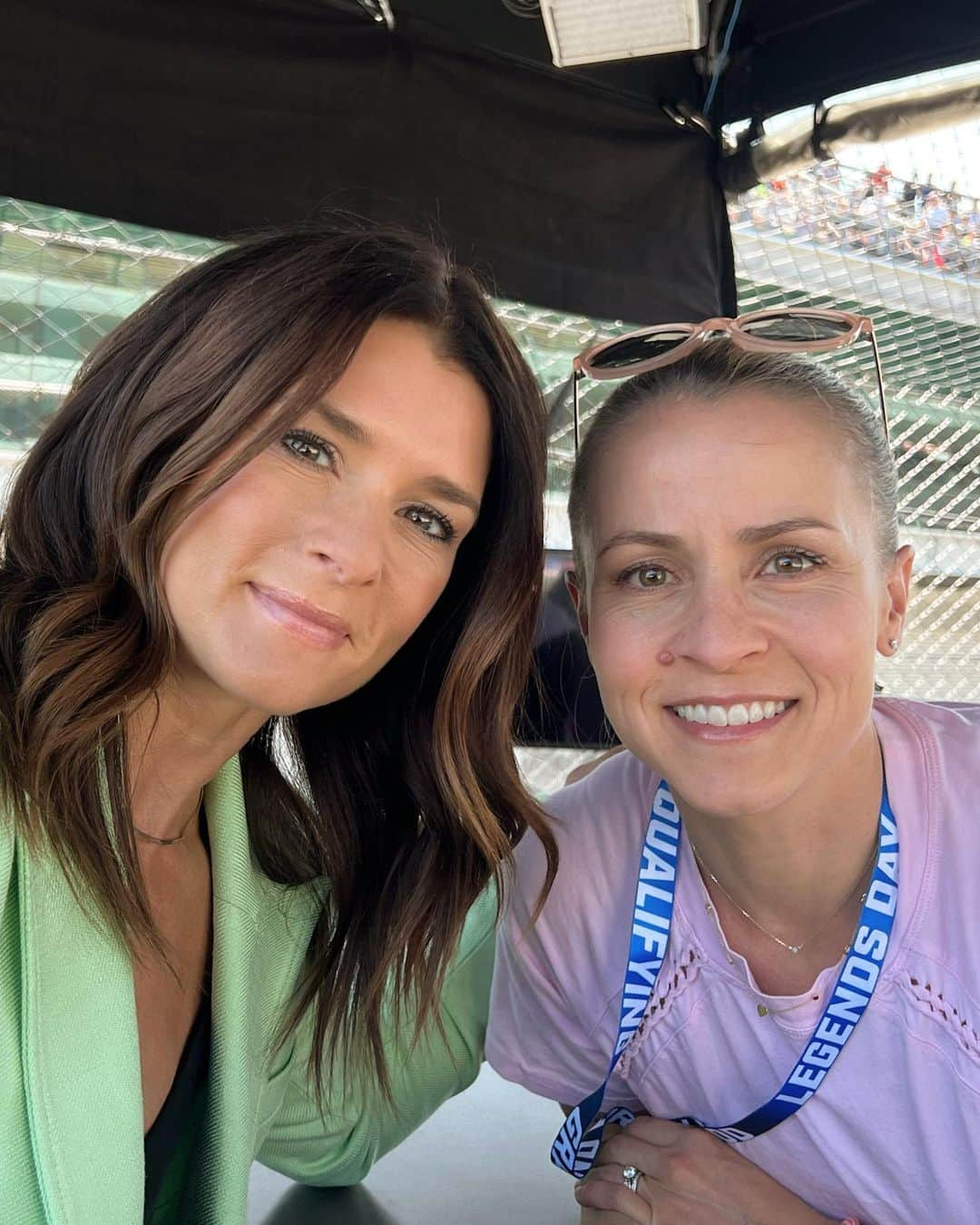 ダニカ・パトリックさんのインスタグラム写真 - (ダニカ・パトリックInstagram)「Carb day at @indianapolismotorspeedway!!! But without the carburetors. 🤣  • I put the pic with sis first, since this racing thing was her idea when we were 8 and 10 years old. 😜🤷🏻‍♀️🙌🏼❤️」5月27日 10時34分 - danicapatrick