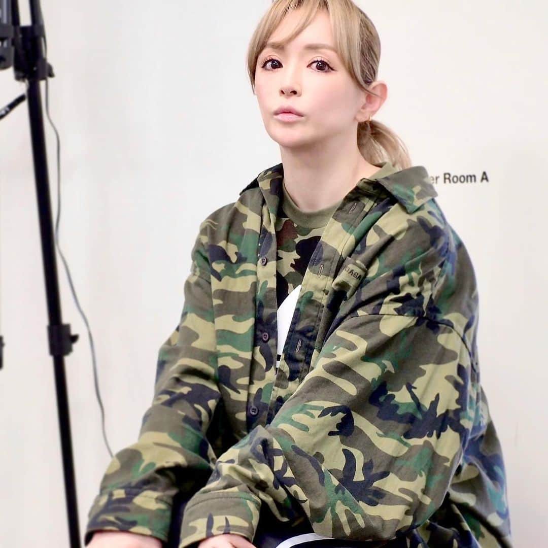 浜崎あゆみさんのインスタグラム写真 - (浜崎あゆみInstagram)「瞬きしてる間に過ぎて行った2nd week of rehearsals😳💦  来週はテレビ収録もあるから落ち着かないと🙃  #ayu47都道府県tour  #ayu25thanniversary  #最後の拳は #誰が書いたでしょうか  #TAなら正解マスト #絵がうまいあの人」5月27日 10時38分 - a.you