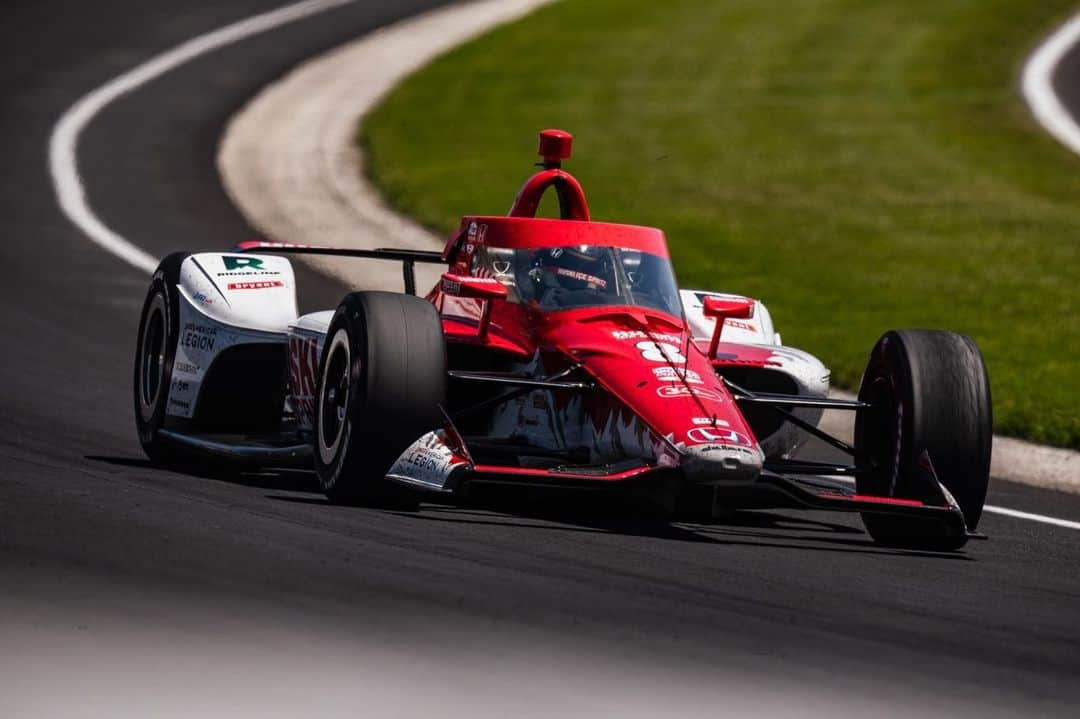 マーカス・エリクソンさんのインスタグラム写真 - (マーカス・エリクソンInstagram)「Carb day ✅ = final practice done before the race! We’ve had a great few weeks here at the speedway. I really like how my car feels in race spec. Can’t wait for the green flag to drop on Sunday, bring it on 👊🏻💯!! #ME8 #INDY500   @huskiicespritz  @chipganassiracing  @hondaracing_hpd」5月27日 10時43分 - ericsson_marcus