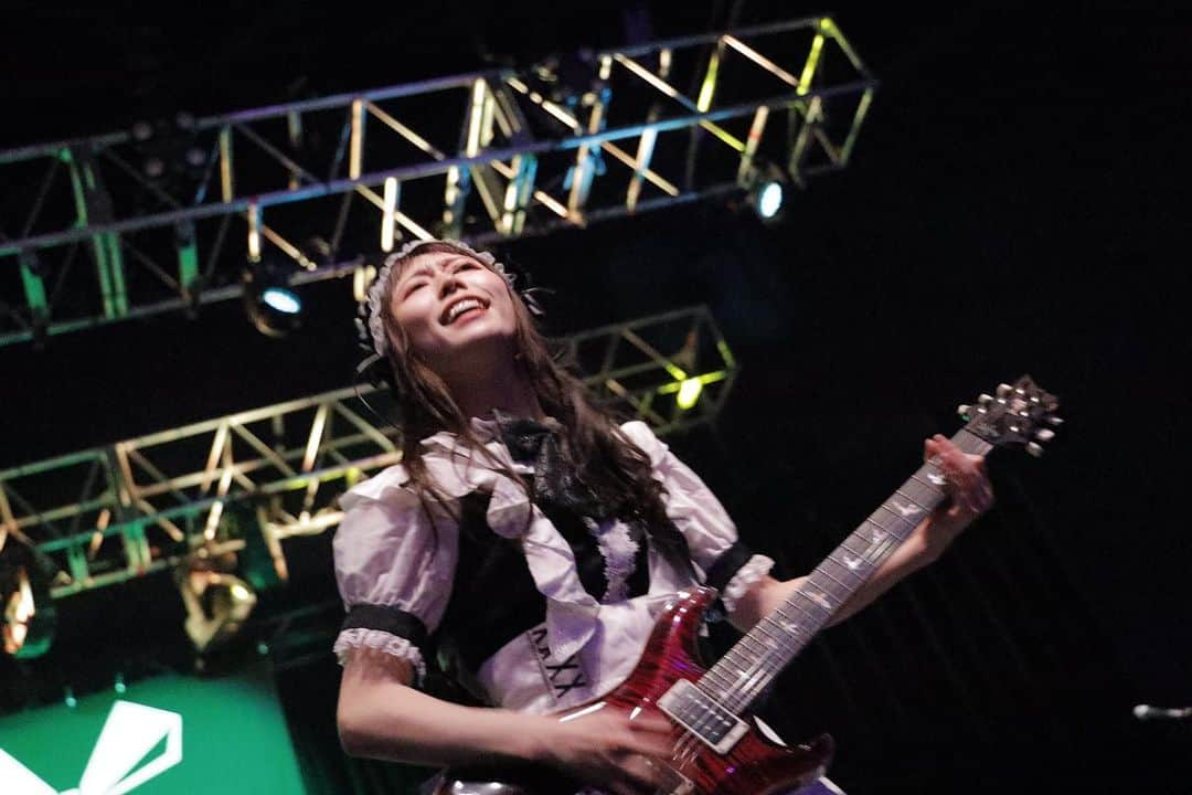 遠乃歌波さんのインスタグラム写真 - (遠乃歌波Instagram)「[BAND-MAID 10TH ANNIV. TOUR in North America]  05.18  day3  Florida  05.19  day4  Atlanta  05.21  day5  Nashville  05.22  day6  Charlotte  05.24  day7  Detroit  Thank you everyone!!:)  I had awesome time✨✨  We'll be back!  #bandmaid #prsguitars」5月27日 10時48分 - kanami_bandmaid