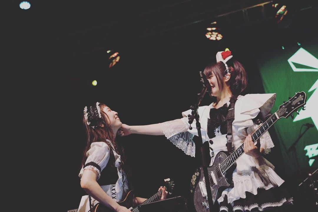 遠乃歌波さんのインスタグラム写真 - (遠乃歌波Instagram)「[BAND-MAID 10TH ANNIV. TOUR in North America]  05.18  day3  Florida  05.19  day4  Atlanta  05.21  day5  Nashville  05.22  day6  Charlotte  05.24  day7  Detroit  Thank you everyone!!:)  I had awesome time✨✨  We'll be back!  #bandmaid #prsguitars」5月27日 10時48分 - kanami_bandmaid