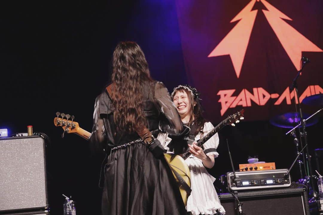 遠乃歌波さんのインスタグラム写真 - (遠乃歌波Instagram)「[BAND-MAID 10TH ANNIV. TOUR in North America]  05.18  day3  Florida  05.19  day4  Atlanta  05.21  day5  Nashville  05.22  day6  Charlotte  05.24  day7  Detroit  Thank you everyone!!:)  I had awesome time✨✨  We'll be back!  #bandmaid #prsguitars」5月27日 10時48分 - kanami_bandmaid