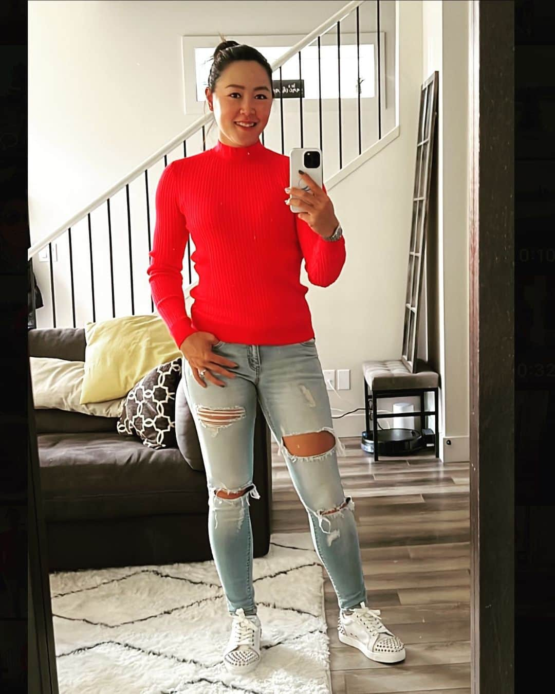 ケリー・タンさんのインスタグラム写真 - (ケリー・タンInstagram)「Something other than golf clothes ✌️ • • • #KTweekOff #Casual #HomeSweetHome #JL #Calgary」5月27日 11時13分 - kellytan33