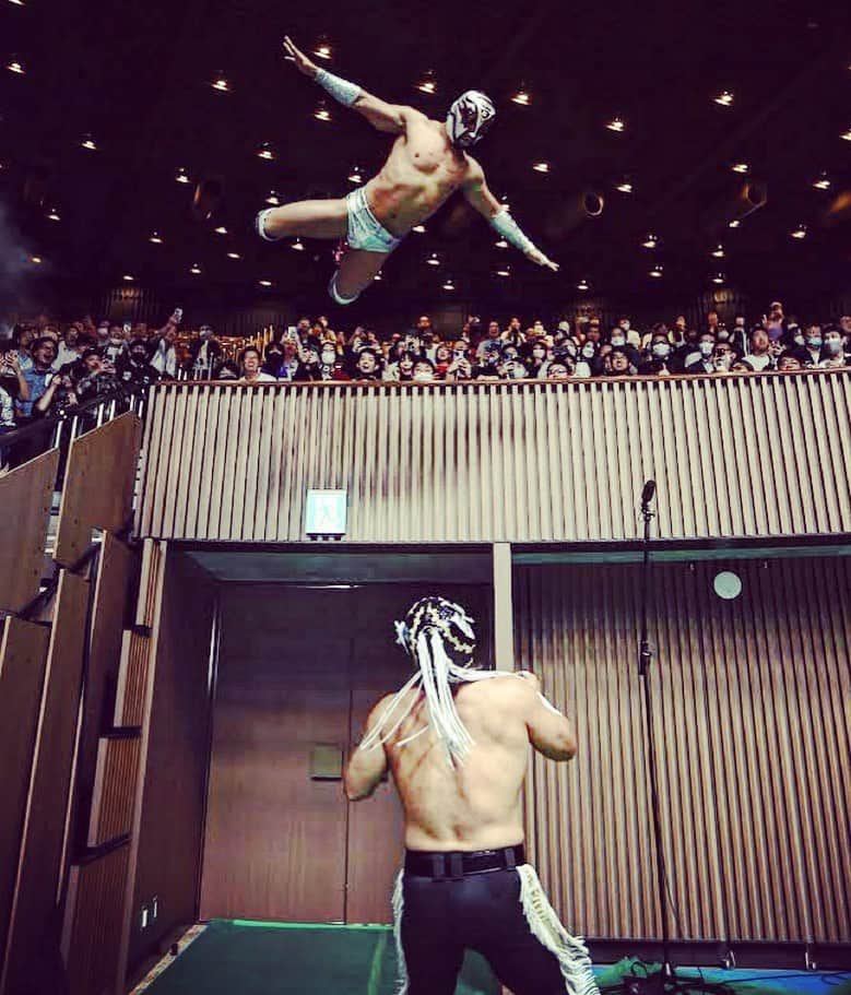 新日本プロレスさんのインスタグラム写真 - (新日本プロレスInstagram)「Amazing !!! #BOSJ30 SemiFinal  #Eldesperado vs #Titan ！ @njpw1972  #njpw #新日本プロレス #bestofthesuperjr30」5月27日 11時31分 - njpw1972