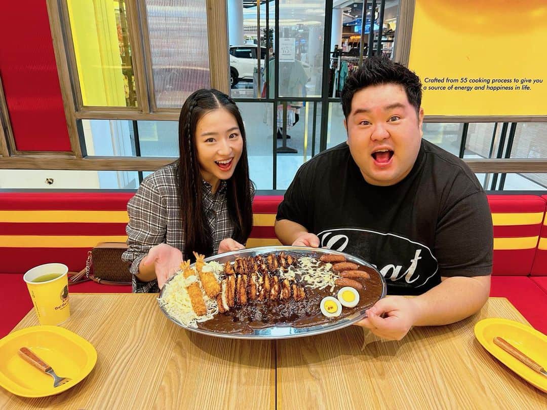 仲川遥香のインスタグラム：「Wow kita ngapain ya?🤭 @kentakenta3   #indonesia #jakarta #challenge #mukbang #ジャカルタ生活 #チャレンジ #YouTube #仲川遥香」