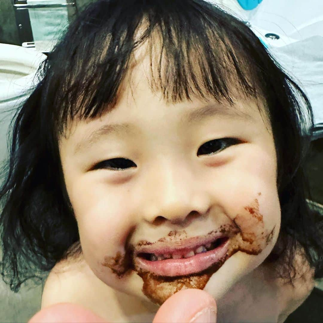 ハハさんのインスタグラム写真 - (ハハInstagram)「❤️❤️🍫🍫🍩🍩  쏭」5月27日 11時48分 - quanhaha79