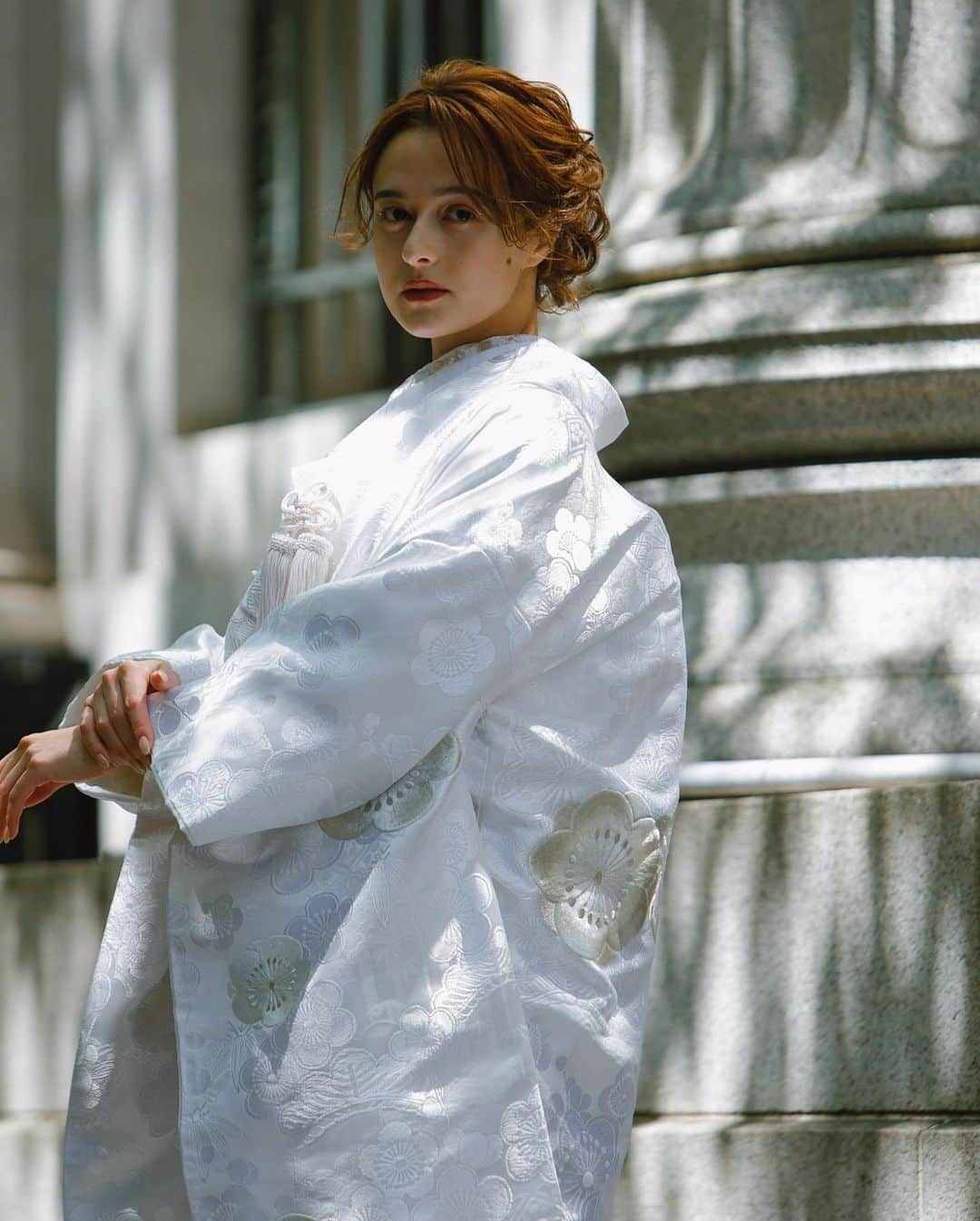 Tomoya Tamadaさんのインスタグラム写真 - (Tomoya TamadaInstagram)「【 @kimonoito 和装コラボフォトプラン 】  古典的でレトロな王道和装スタイルから、形式に捉われないファッション性の高いモダンなスタイルまで、お二人の個性を活かした特別なお写真をご提案させていただきます。  ●コラボフォトプラン内容  ・スタジオ撮影 or ロケーション撮影 ・新婦様衣裳 1式 (白無垢、色打掛、引き振袖から1点) ・新郎様衣裳 1式 (黒紋服、色紋服から1点) ・ヘアメイク&着付け ・ブーケ/ヘッドドレス ・撮影(100カット以上〜)  ＊白無垢＋色打掛の和装2点のプランもありますのでお気軽にお問い合わせ下さいませ。  こちらのコラボプランでは、 @masashiro_hosaka  @tama_hairmake が担当させて頂きます。  ●お問い合わせ @kimonoitoのハイライトにあります、 ラインアカウントQRコードを読み込んで頂き、 ご連絡お待ちしております。  上記以外のお問い合わせ先は  ・kimono絲HP ・TEL:0368211710  こちらまで、宜しくお願い致します。  ご質問・ご相談は【お問い合わせ】フォームまで お気軽にご連絡くださいませ。  ＿＿＿＿＿＿＿＿＿＿＿＿＿＿＿＿＿＿＿＿＿＿＿＿＿＿  【 現在、募集中のセミナー 】  ●6月13日(火曜日)  東京  ●6月19日(月曜日)  名古屋  ●6月20日(火曜日)  名古屋  ●7月10日(月曜日)  岡山  ●7月11日(火曜日)  岡山  当日の詳細、ご応募に関しましてはホームページの 「セミナー告知」に記載しておりますので ご応募お待ちしております☺︎  ＿＿＿＿＿＿＿＿＿＿＿＿＿＿＿＿＿＿＿＿＿＿＿＿＿＿  開催告知しているセミナー以外でも 個人様、企業様へ向けた臨店講習も行なっております。 臨店講習のお問い合わせは、こちらから宜しくお願い致します。  LINE ID ➡️ @ntb4770x  雑誌、広告、web撮影などのご依頼もお気軽にお問い合わせ下さいませ。 ご依頼に関するお問い合わせは、ホームページの 「お問い合わせ」からご連絡お待ちしております。  #ウェディング#ブライダル#花嫁#結婚式#結婚式準備#前撮り#和装#和装前撮り#weddingphoto#ウェディングフォト#プレ花嫁#プレ花嫁さんと繋がりたい#プレ花嫁準備#2023春婚#2023夏婚#2023秋婚#鹿児島花嫁#東京花嫁#ウェディングヘア#ブライダルヘア#ヘアアレンジ#ヘアメイク#花嫁ヘア#ウェディングドレス#weddinghair#bridalhair#新娘化妝#新娘秘書#新娘髮型#웨딩」5月27日 11時57分 - tama_hairmake