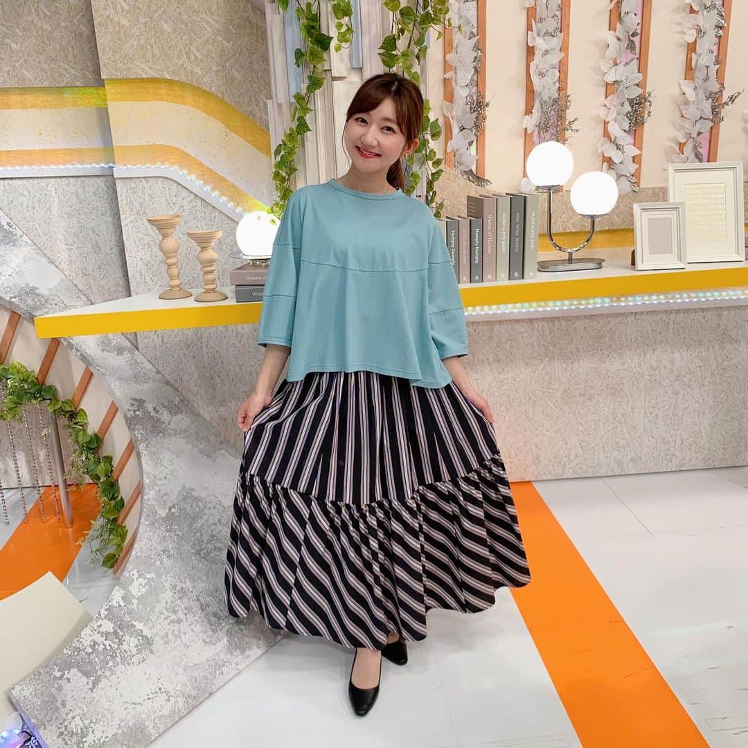 稲葉千秋のインスタグラム：「今週も  ハレのちあしたをご覧頂き ありがとうございました😌☀️  きのうは日本海中部地震を 振り返る企画を担当しました。  生まれていないので知らなかったことばかり…  災害は繰り返し起こる。 でも、その災害から、身を守ることはできる。  これからも防災を意識して行動したいですし、 呼び掛けていきたいです😌  ちなみに2日間の衣装は、 雰囲気が全く異なりました🎵 衣装に合わせて髪型を考えるのですが いつも合っているのか分かりません😂  #ハレのちあした #県内ニュース  #日本海中部地震から40年  #キャスター #防災士 #稲葉千秋」