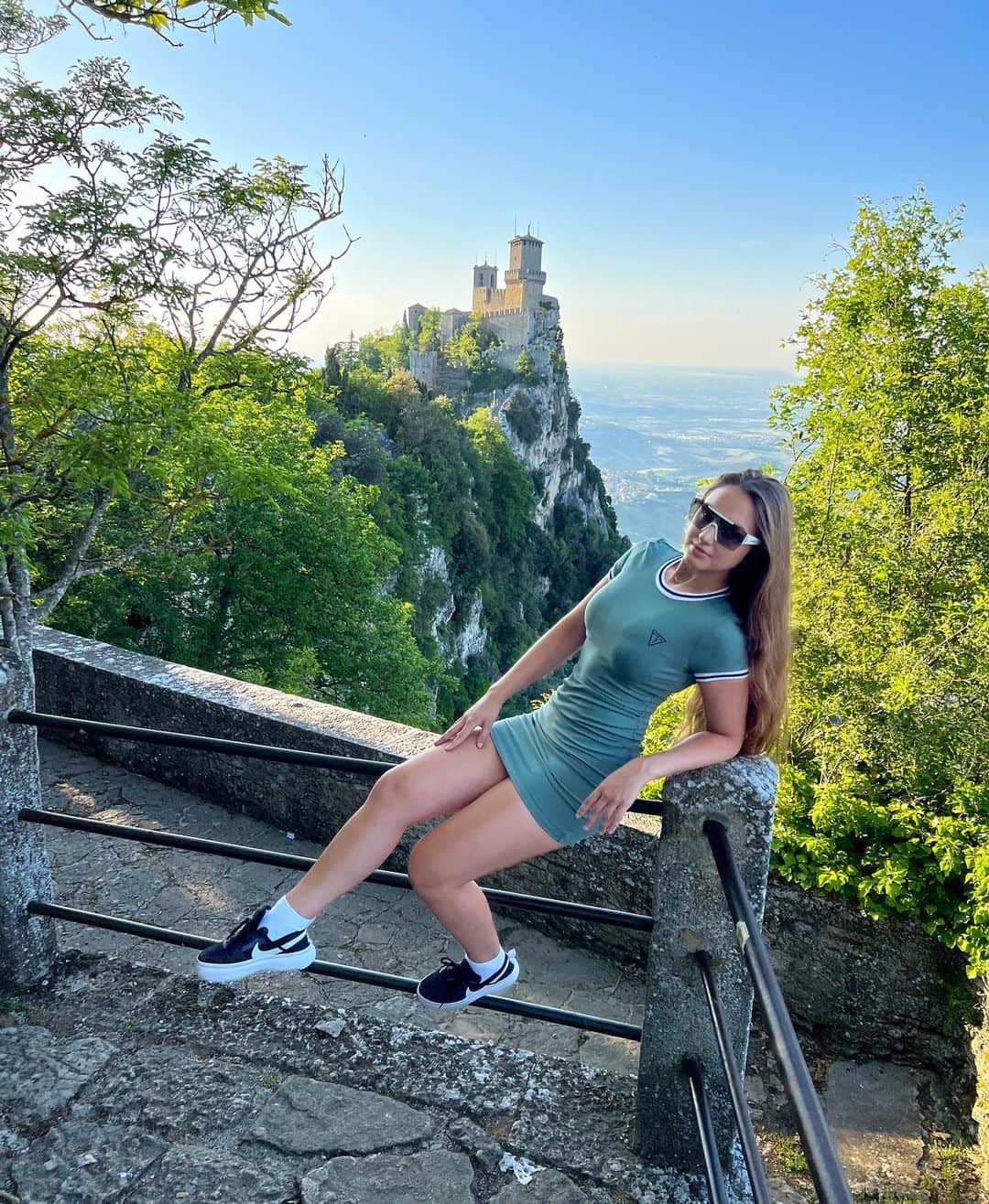ニコルのインスタグラム：「🇸🇲📍San Marino  Um país dentro da Itália 🥰❤️」