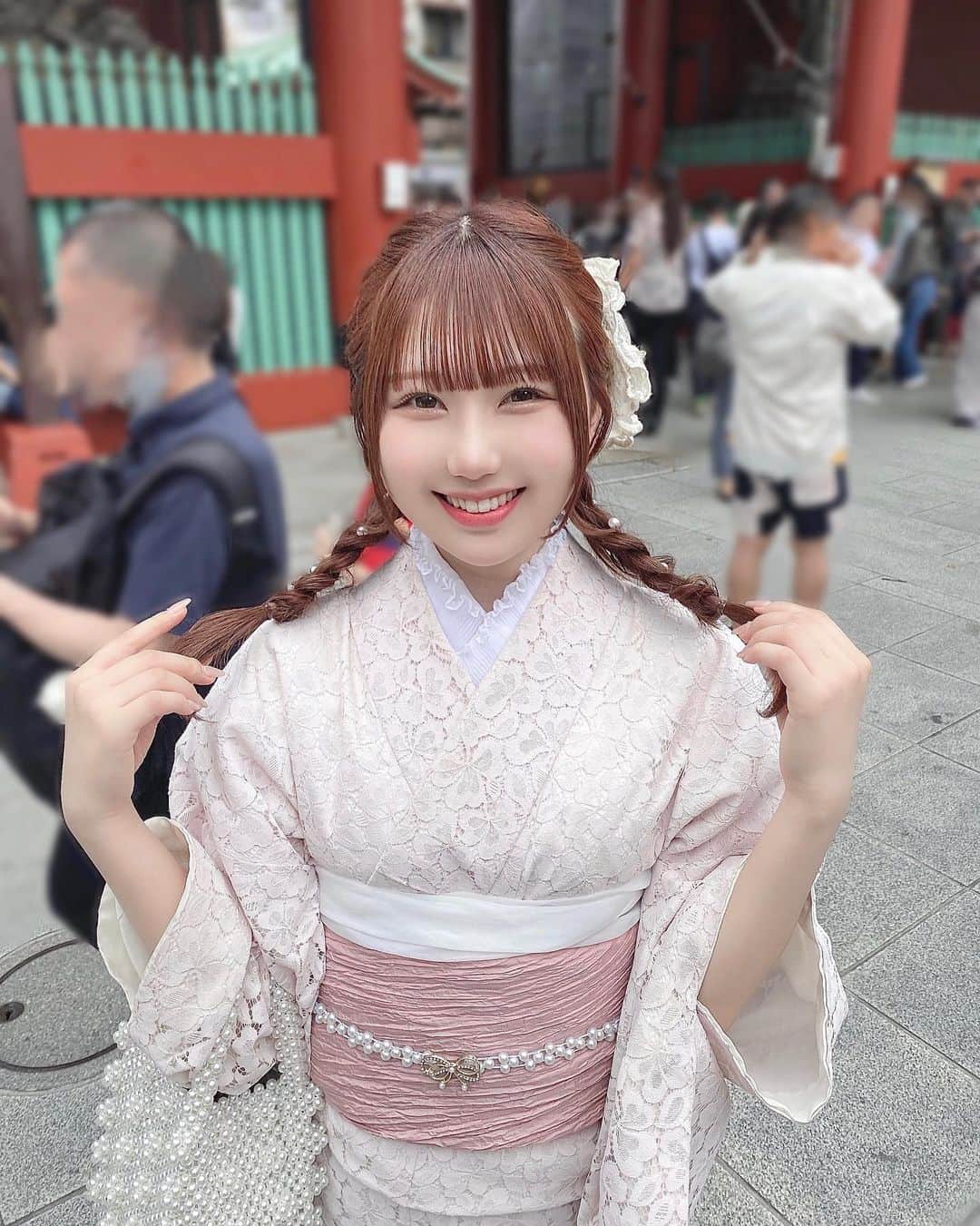 楠木しゅりさんのインスタグラム写真 - (楠木しゅりInstagram)「ピンクの着物どうかなあ、🎀  パールとかフリルすきだからいっぱいつけたら かわいくなった ૮‬ ܸ. ̫ .ܸ ‪ა🤍  夏になったら浴衣も着たいなあ🫶🏻」5月27日 23時21分 - kusunoki_shuri