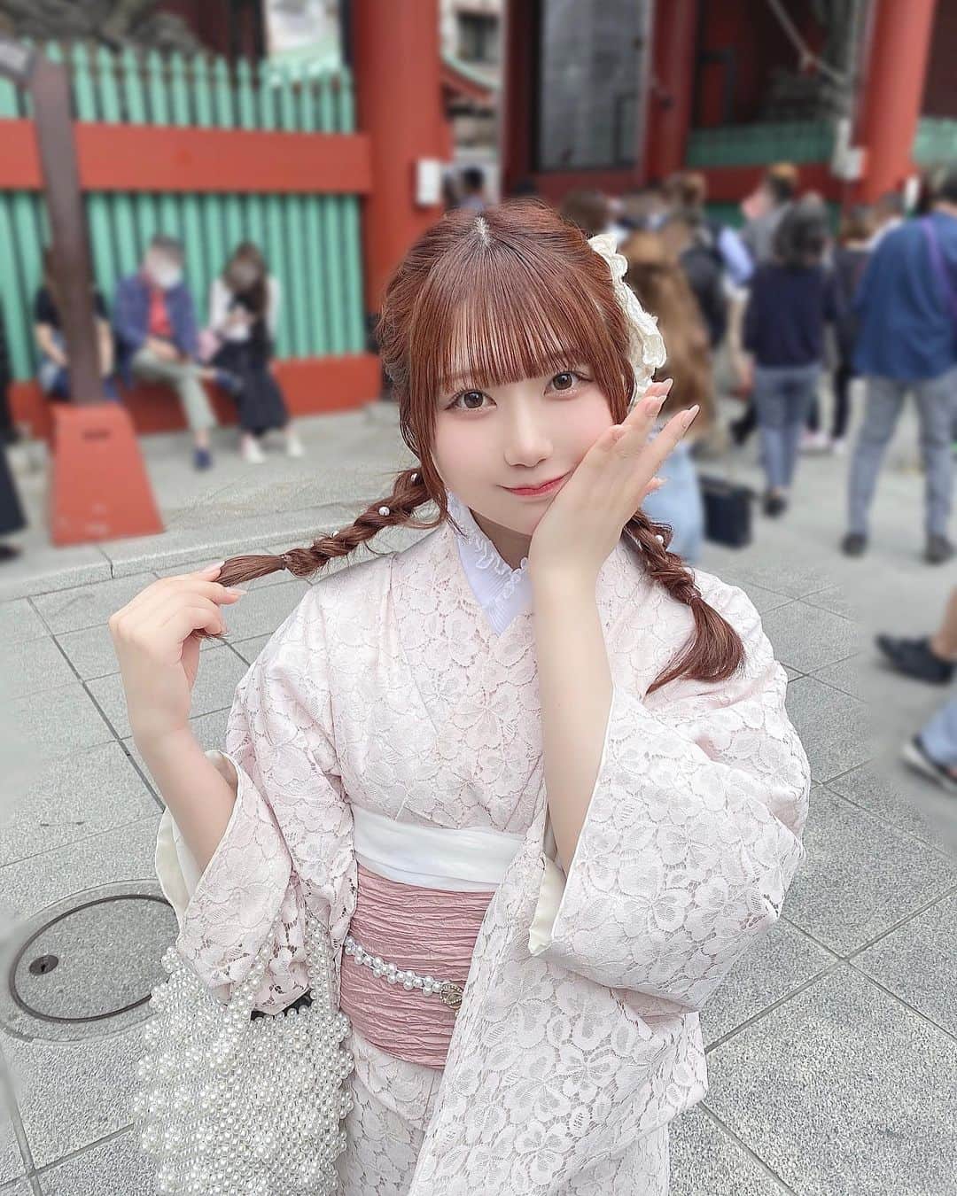 楠木しゅりさんのインスタグラム写真 - (楠木しゅりInstagram)「ピンクの着物どうかなあ、🎀  パールとかフリルすきだからいっぱいつけたら かわいくなった ૮‬ ܸ. ̫ .ܸ ‪ა🤍  夏になったら浴衣も着たいなあ🫶🏻」5月27日 23時21分 - kusunoki_shuri