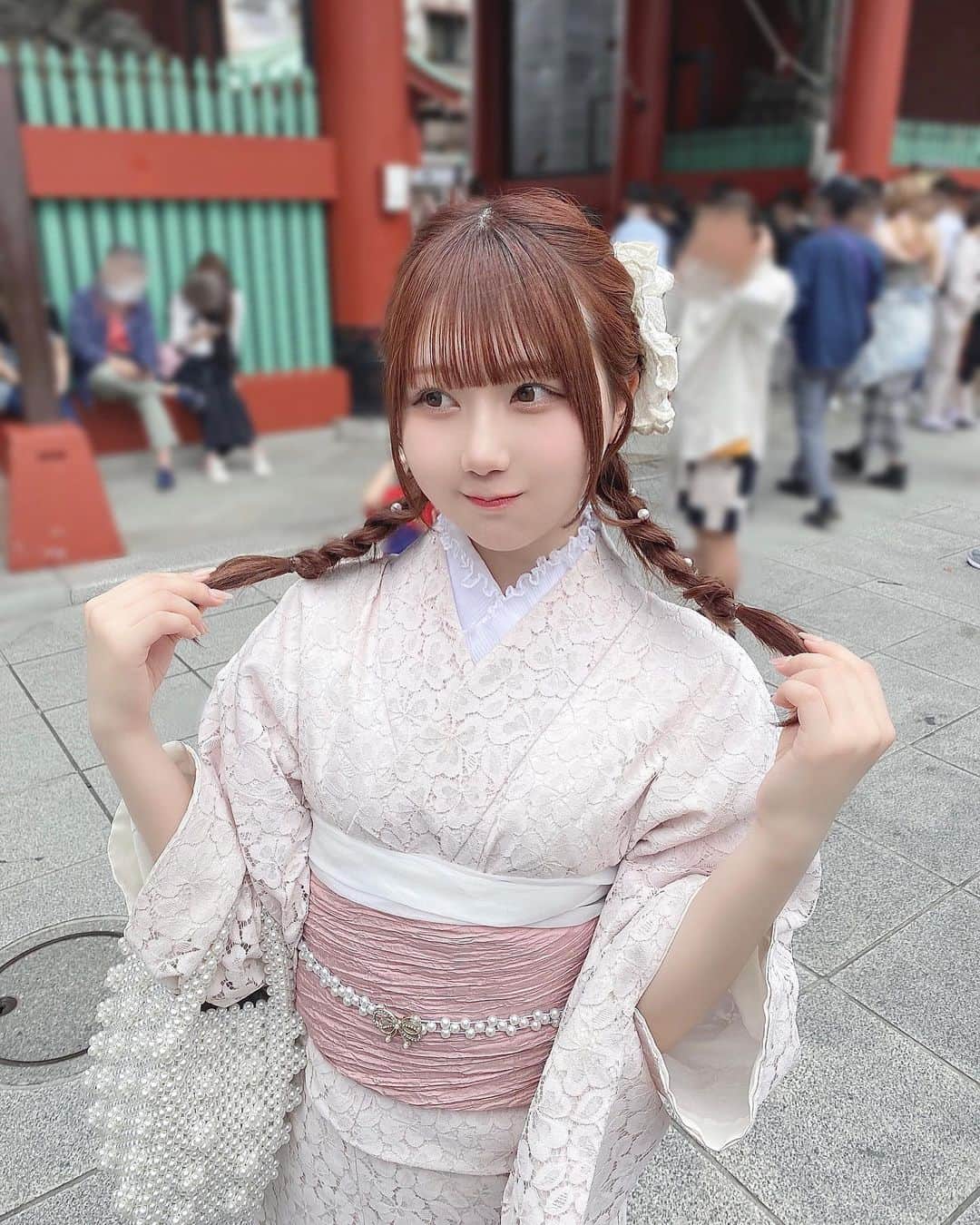 楠木しゅりさんのインスタグラム写真 - (楠木しゅりInstagram)「ピンクの着物どうかなあ、🎀  パールとかフリルすきだからいっぱいつけたら かわいくなった ૮‬ ܸ. ̫ .ܸ ‪ა🤍  夏になったら浴衣も着たいなあ🫶🏻」5月27日 23時21分 - kusunoki_shuri