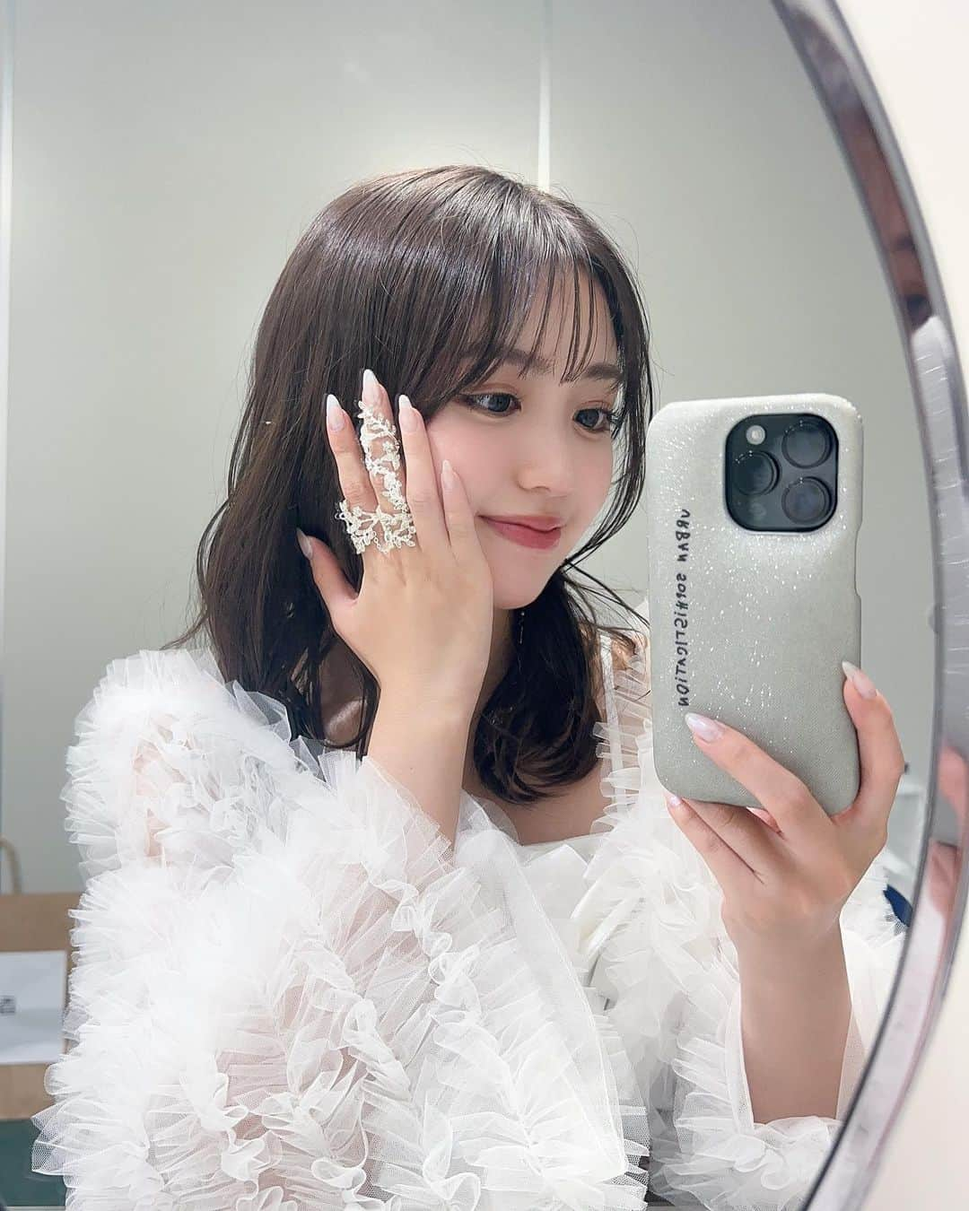 香音さんのインスタグラム写真 - (香音Instagram)「💍 アイドルさんの様な、らぶりーちゃんな衣装だったのでテンション上がりました🤍  まっ！聴いてる曲はSnoopとEminemだったけどね〜」5月27日 21時49分 - kanon420_official