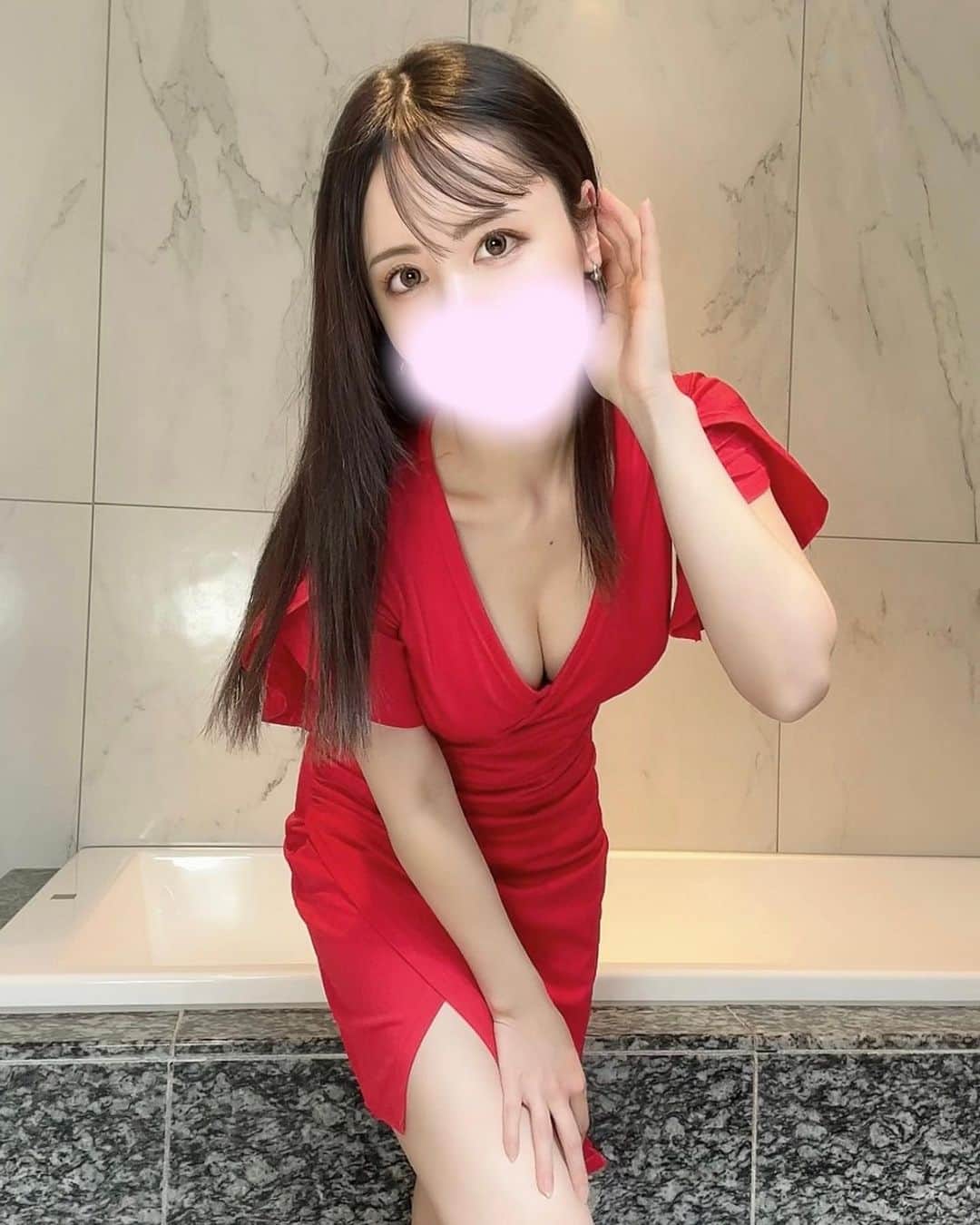 奔放なナナのインスタグラム：「みんな今日のYouTube見てくれたかな〜？（体操のお姉さん風🤸）」