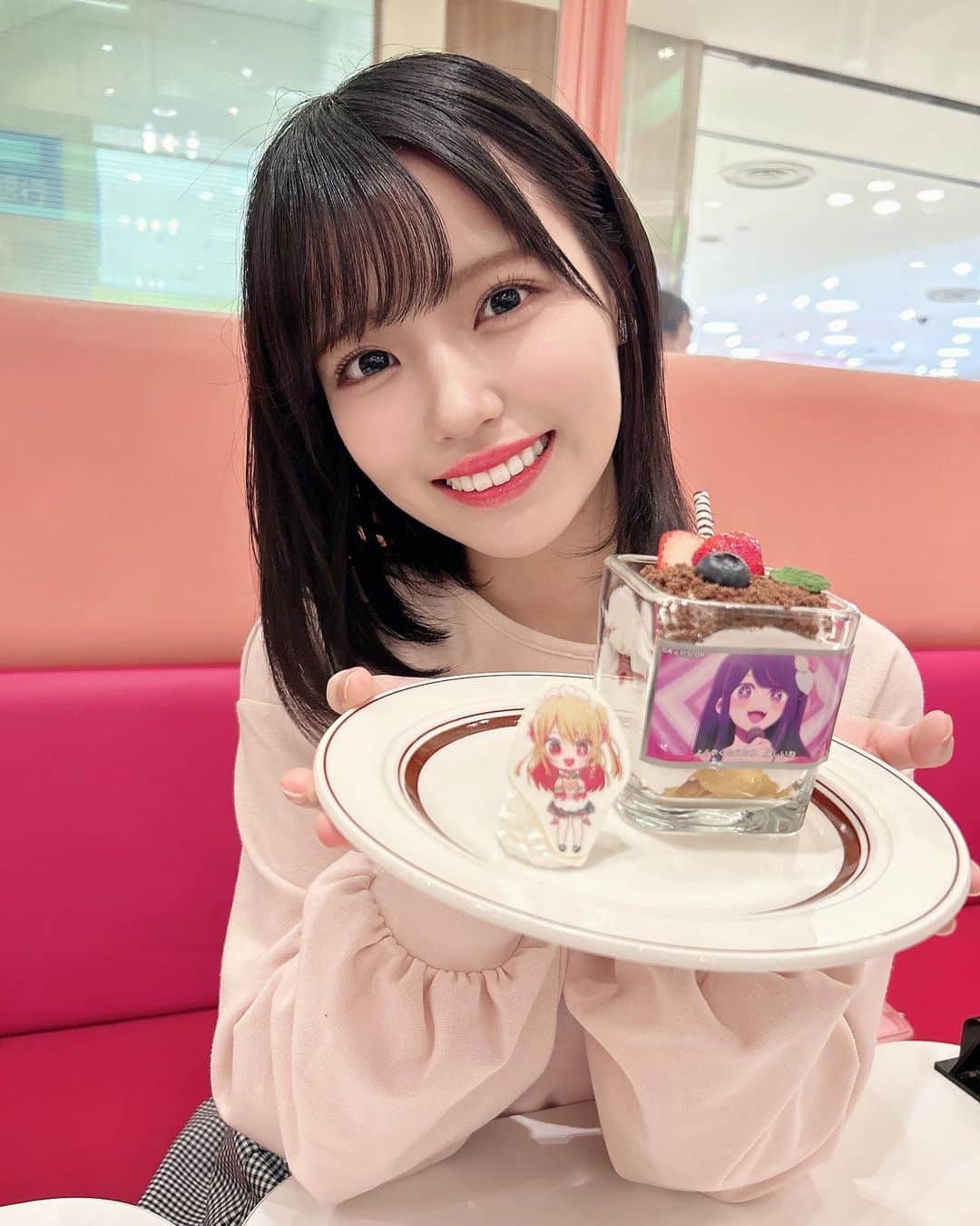 のインスタグラム：「スイパラさんで推しの子コラボしてたからね！これは行くよね！☺️🩷  推しはアイちゃんだよ！でも、 出てくるキャラみんな好きだからすっご~く幸せ空間でした🥲🩷🩷  スイーツもいっぱいたべた~！🍰」