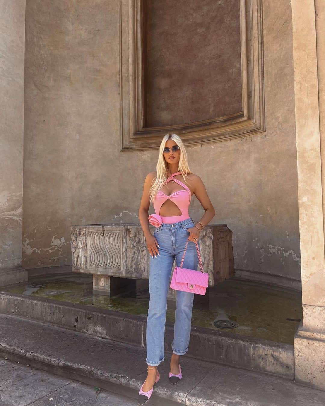 ソフィア・ミロシェヴィッチのインスタグラム：「in my favorite city.」