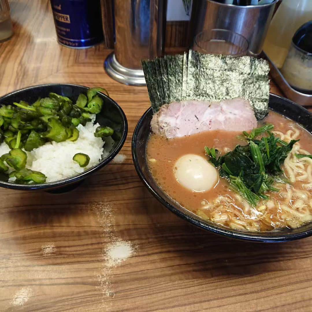 グレート義太夫のインスタグラム：「二代目武道家 無料ライスが有料に。 #50円 #大盛お代わりは無料」