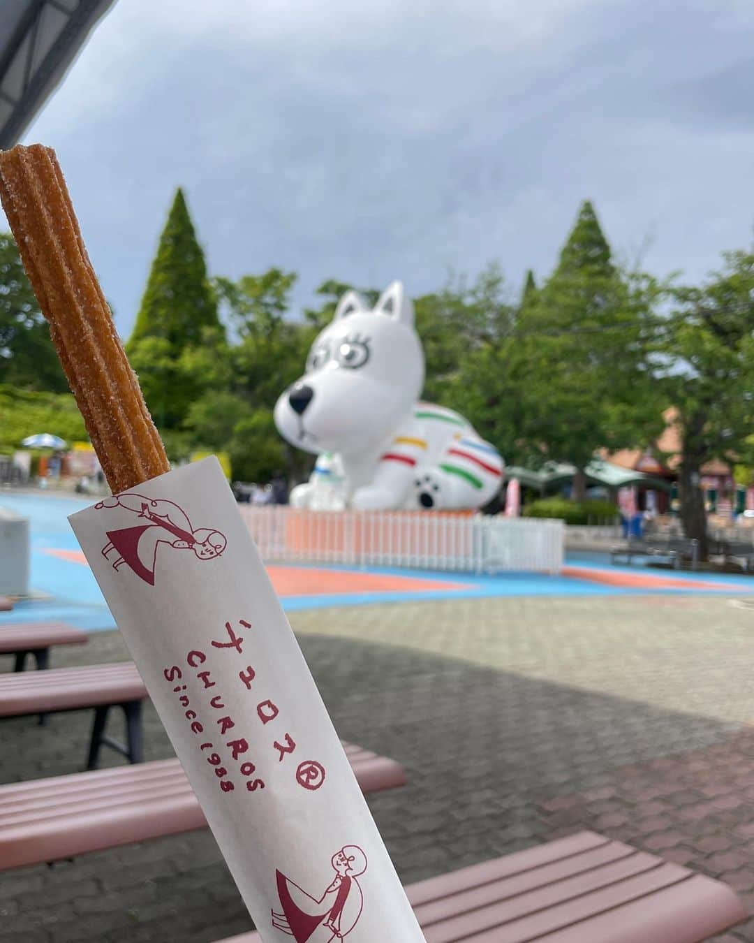 二木蒼生さんのインスタグラム写真 - (二木蒼生Instagram)「よみうりランド🎢 ほとんどのアトラクション乗り尽くしてきました✨  グッドくんのメリーゴーラウンド かわいい~😍 ちょっとお腹がぽっこりしてるところとかフォルムがツボ  ゴーカートも10周ぐらいしてきたから、次こそ修了検定合格できるはず…  ディズニーランドに引き続きチュロスも🤤  #よみうりランド #グッドくん #遊園地 #おでかけ #メリーゴーラウンド #ゴーカート #二木蒼生」5月27日 22時18分 - aomushi_kune2