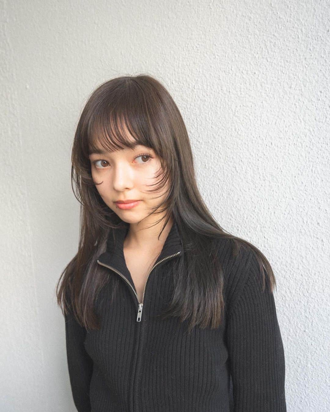 武イリヤのインスタグラム：「髪の毛のメンテナンス💇‍♀️ マツパもしたしメンテナンスウィークになったな〜 いつもありがとうございます。 #kelly」