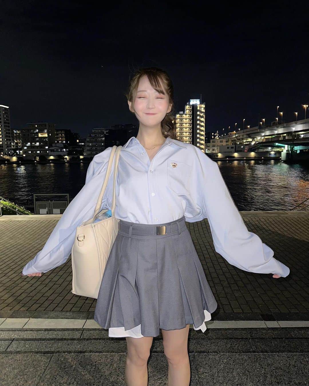 大谷映美里さんのインスタグラム写真 - (大谷映美里Instagram)「最近のお洋服🐈🩵 この季節はシャツが便利でいっぱい着てる😼❕」5月27日 22時23分 - otani_emiri