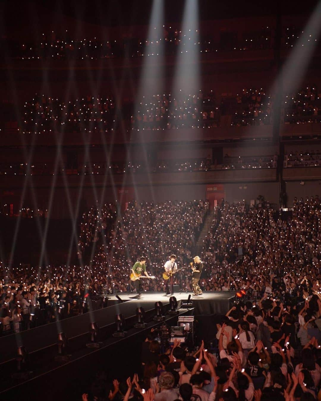 BUMP OF CHICKENさんのインスタグラム写真 - (BUMP OF CHICKENInstagram)「2023/5/27 BUMP OF CHICKEN TOUR 2023 be there @ SAITAMA SUPER ARENA  Photo by @yoshiharuota  #bethere」5月27日 22時25分 - bumpofchickenofficial