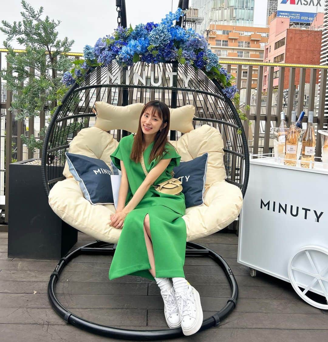 前田ゆうのインスタグラム：「シャトー ミニュティー 2022 ヴィンテージの試飲会にいってきました🍾♡ 爽やかな味わいでとってもおいしかったです♡サーモンピンクの色合いとボトルもかわいかったー😍❤️お酒弱いからワインは一杯飲めるかぐらいだったんだけど、ロゼワインはおいしすぎて気づいたら飲み比べしちゃってた😝❤️  #Hostedby  #シャトーミニュティー  #ChateauMinuty #ロゼワイン #Sponsored #DrinkResponsibly」