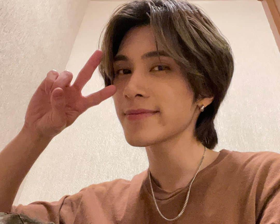 ヘンドリー（HENDERY）さんのインスタグラム写真 - (ヘンドリー（HENDERY）Instagram)「FM 香港站！！！大家的尖叫聲真的特別厲害👍回去的時候買點潤喉糖🥰🥰🥰今天也是開心的一天 希望我們能成為大家的特別記憶💚」5月27日 22時52分 - i_m_hendery