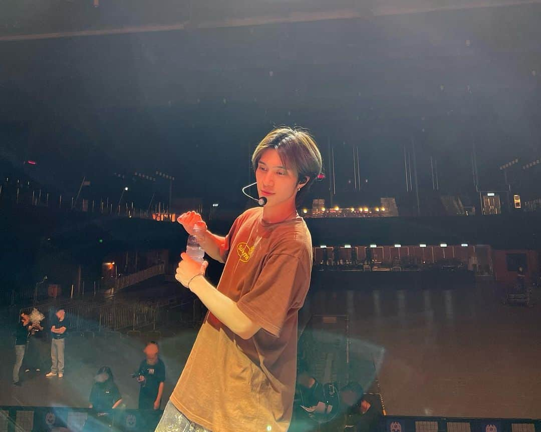 ヘンドリー（HENDERY）さんのインスタグラム写真 - (ヘンドリー（HENDERY）Instagram)「FM 香港站！！！大家的尖叫聲真的特別厲害👍回去的時候買點潤喉糖🥰🥰🥰今天也是開心的一天 希望我們能成為大家的特別記憶💚」5月27日 22時52分 - i_m_hendery