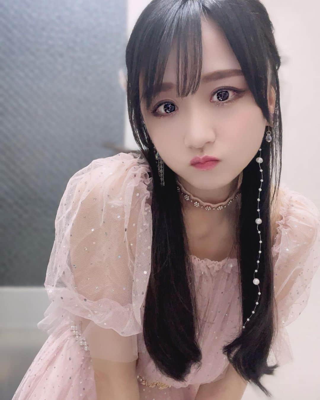 久保亜沙香のインスタグラム：「無料イベント『MARUSAN presents久保亜沙香NYステージデビュー記念予行演習ミニライブ&トークショー』お越し下さいました皆さまありがとうございました💛 テデロスイメージソング、鉄馬プロジェクトイメージソングetc… 滅多に唄わない曲達をお届けしました🎤 お一人お一人とお話できたし、嬉しかった🔫💕」