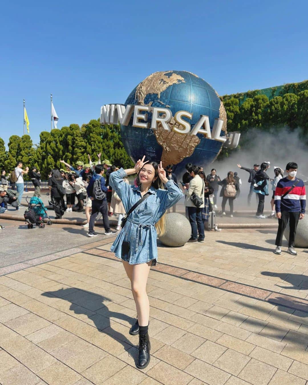 MARINAのインスタグラム：「🌎🍔🌳🍄💛 ーーーーーーーーーーーーーーーーーーーー  マリオエリアに着く頃には 疲れ果ててました。w  ーーーーーーーーーーーーーーーーーーーー #universalstudiosjapan #usj #universal #universalstudios #minion #minions #japan #osaka #ユニバ #ユニバーサルスタジオジャパン #ユニバーサルスタジオ #ミニオン #ミニオンズ #マリオ #スーパーニンテンドーワールド #ニンテンドーワールド #大阪 #gw」