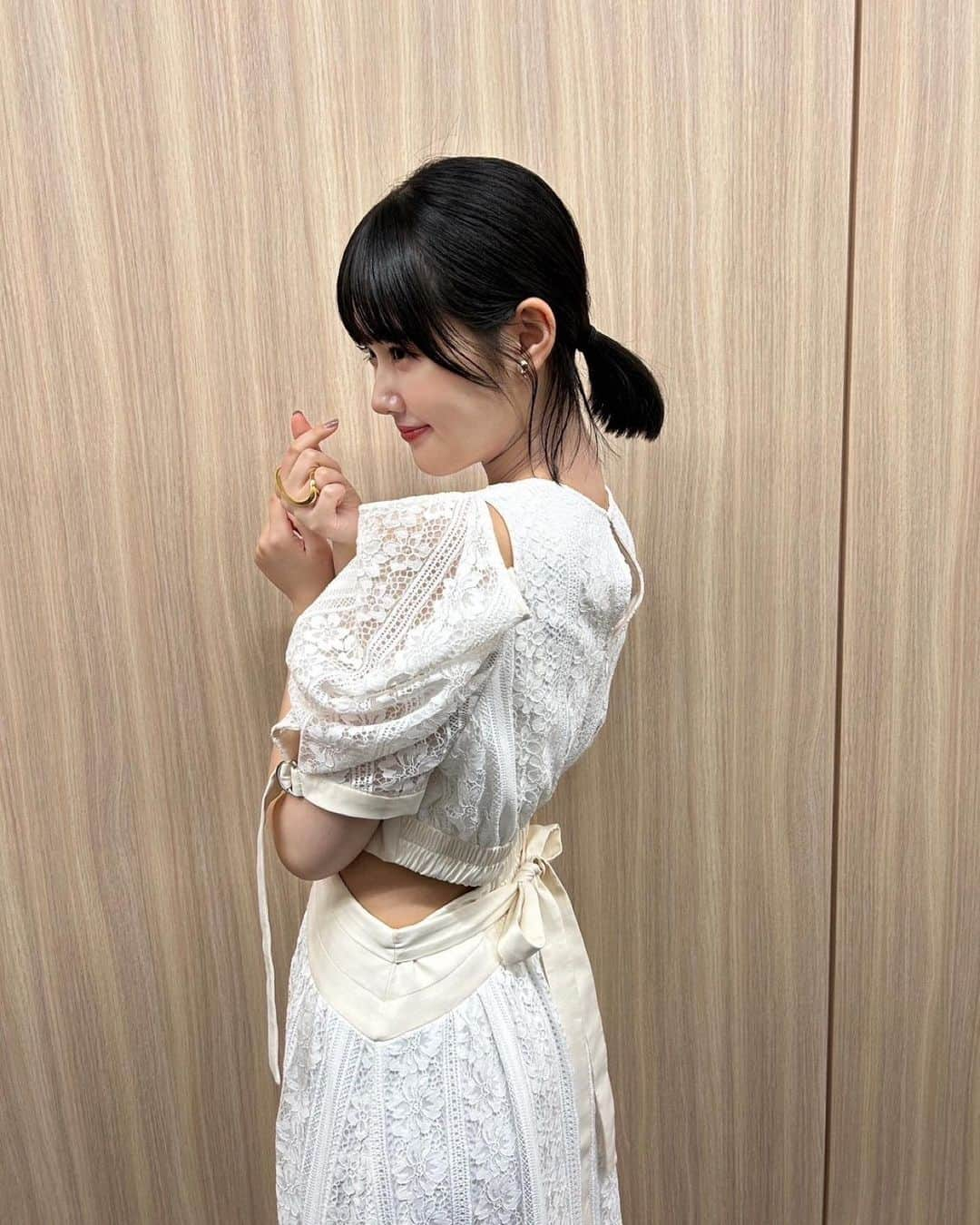 原菜乃華さんのインスタグラム写真 - (原菜乃華Instagram)「｢すずめの戸締まり｣最後の舞台挨拶 ありがとうございました。 終わってしまった…とてつもなく寂しいです。 でも、最後にちゃんと、見てくださった皆さんに感謝をお伝えできる場をつくってもらえたことがとても嬉しかったです。それもこれも全て作品を愛して下さった皆様のお陰です。本当にありがとうございました。 最高の1年間でした。すずめの戸締まりに携わらせて頂いた日々は、一生忘れられない宝物です。幸せっ！！！！ これからもずっと、すずめの戸締まりをよろしくお願いします！  Blu-ray&DVD楽しみですね︎☺︎」5月27日 23時10分 - nanoka_hara_official