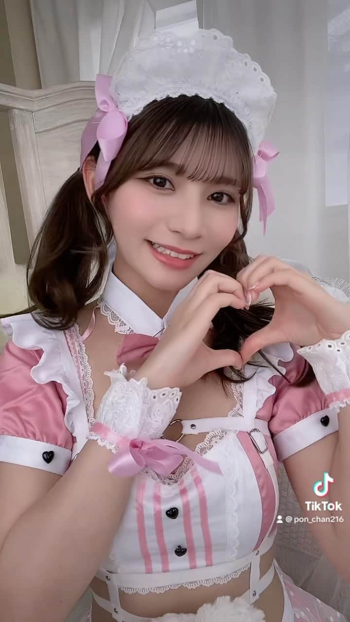 本田夕歩のインスタグラム：「ツインテールメイドちゃん🎀  #クルクラ #CouleurClarity #アイドル #tiktok #メイド服 #malymoon」