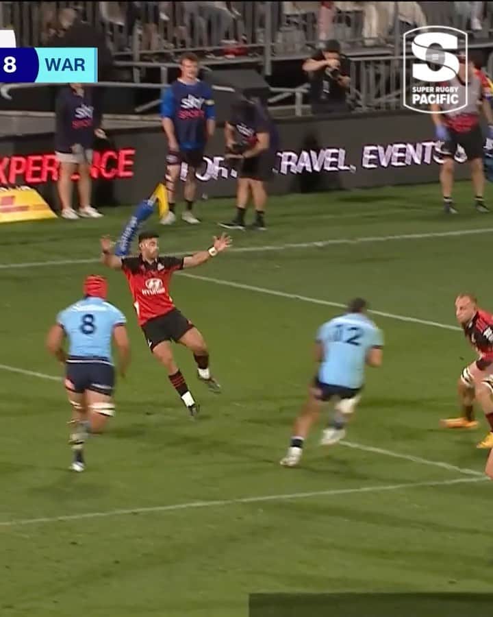 Super Rugbyのインスタグラム：「@langigleeson, what a ball 👏  #CRUvWAR #SuperRugbyPacific」