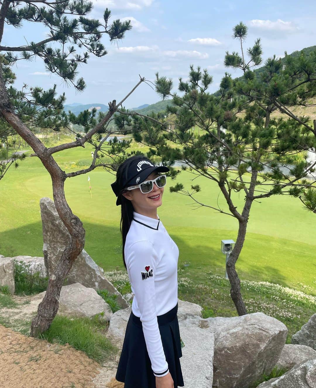 チョン・ソミンのインスタグラム：「이래 봬도 못 쳐도 너무 못쳐요 ⛳️🥲😅」