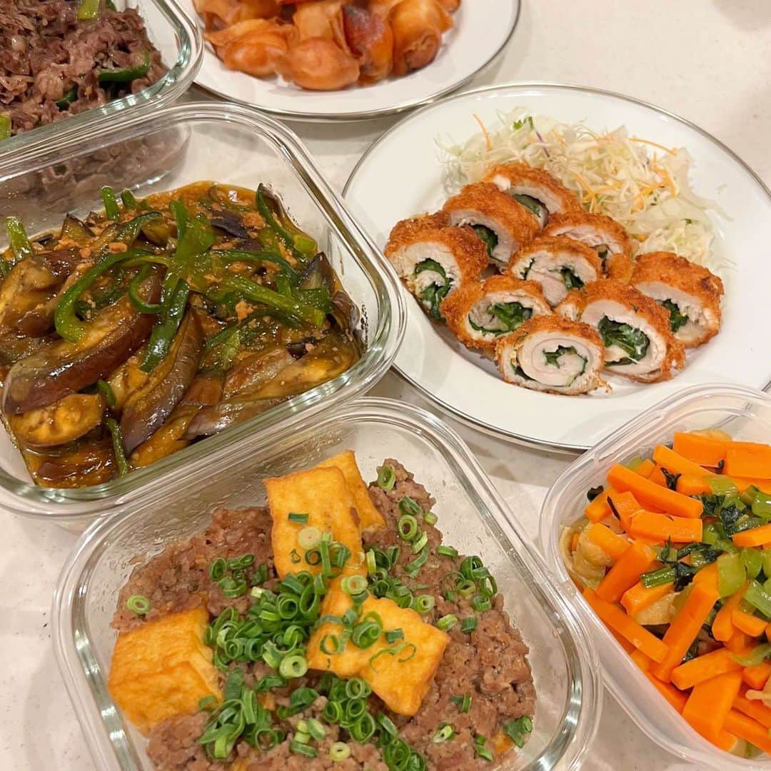 MII MAMAのインスタグラム：「. . . おうちごはん👩🏾‍🍳♥️🍴 ------------------------------------------ 🔎White Style mi mama 良かったらチャンネル登録お願いします🙇🏽‍♀️ #YouTube#ユーチューバー#主婦ユーチューバー#MIIMAMA#チャンネル登録お願いします#2児ママ#年子ママ#ギャルママ#ぎゃるまま#アラサーママ#アラサー#30代#30代ママ#ホワイトインテリア#モノトーンインテリア#シンプルな暮らし#収納#ホワイト収納#イチナナ#イチナナライバー#専属ライバー#主婦ライバー#17LIVE#主婦YouTuber#ママYouTuber#ママライバー#幼稚園ママ#小学生ママ」