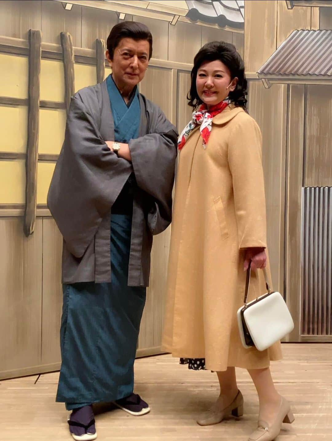 榎木孝明さんのインスタグラム写真 - (榎木孝明Instagram)「いよいよ明日28日は「泣いたらあかん」の初日です。話は戦前、戦中、戦後に渡る激動の時代ですが、今の時代に忘れられつつある大切な、人の心がちりばめられていて、ほっこりとする素敵な舞台に仕上がっています。どうぞ一緒に笑って泣いてください。劇場でお待ちしております。」5月27日 15時36分 - taka121234aki