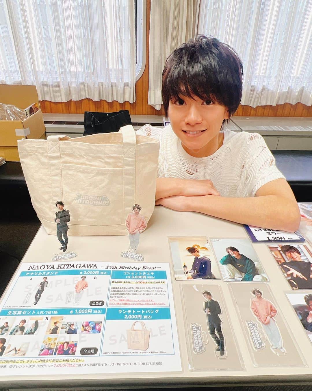 北川尚弥のインスタグラム：「大阪1部ありがとうございました！  2部も楽しみましょう！！  グッズと今日の横顔と筋肉💪」