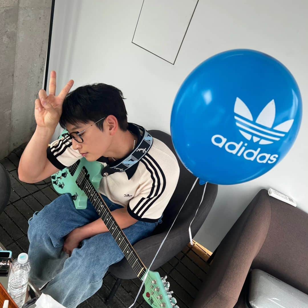 ジヌン さんのインスタグラム写真 - (ジヌン Instagram)「🤞💙」5月27日 15時54分 - jinwoon52