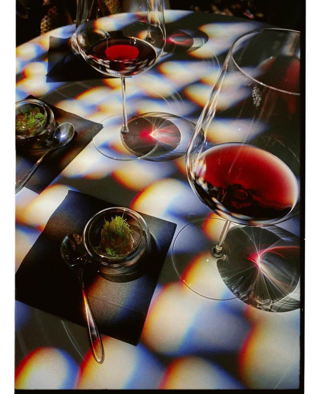 岩崎拓馬さんのインスタグラム写真 - (岩崎拓馬Instagram)「🍷🍷🍷🍷 . . WINE / MUSIC HOUR 2023 presented by mottox  @mottox_official   『 ワインand◯◯◯ 』  今回はピノ・ノワールのワイン4種と 音楽の融合をテーマにしたコンテンツに ご招待して頂きました。  産地の違うピノに朗読と音楽。  新鮮で大人な時間が流れてた🍷💗 . . #Mottox #モトックス #MottoxMusicHour #モトックスミュージックアワー #happytime」5月27日 16時28分 - happy_takuma