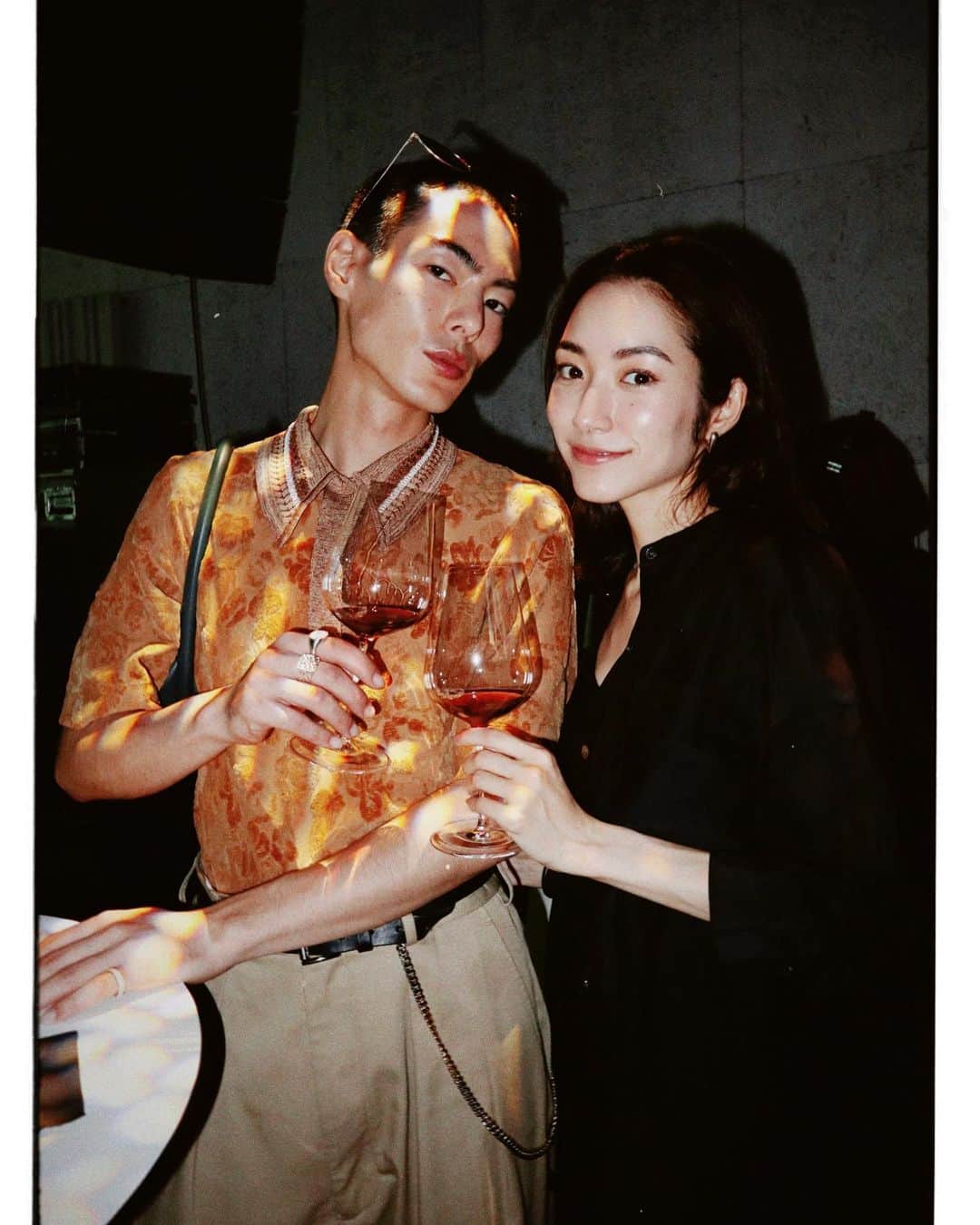 岩崎拓馬さんのインスタグラム写真 - (岩崎拓馬Instagram)「🍷🍷🍷🍷 . . WINE / MUSIC HOUR 2023 presented by mottox  @mottox_official   『 ワインand◯◯◯ 』  今回はピノ・ノワールのワイン4種と 音楽の融合をテーマにしたコンテンツに ご招待して頂きました。  産地の違うピノに朗読と音楽。  新鮮で大人な時間が流れてた🍷💗 . . #Mottox #モトックス #MottoxMusicHour #モトックスミュージックアワー #happytime」5月27日 16時28分 - happy_takuma