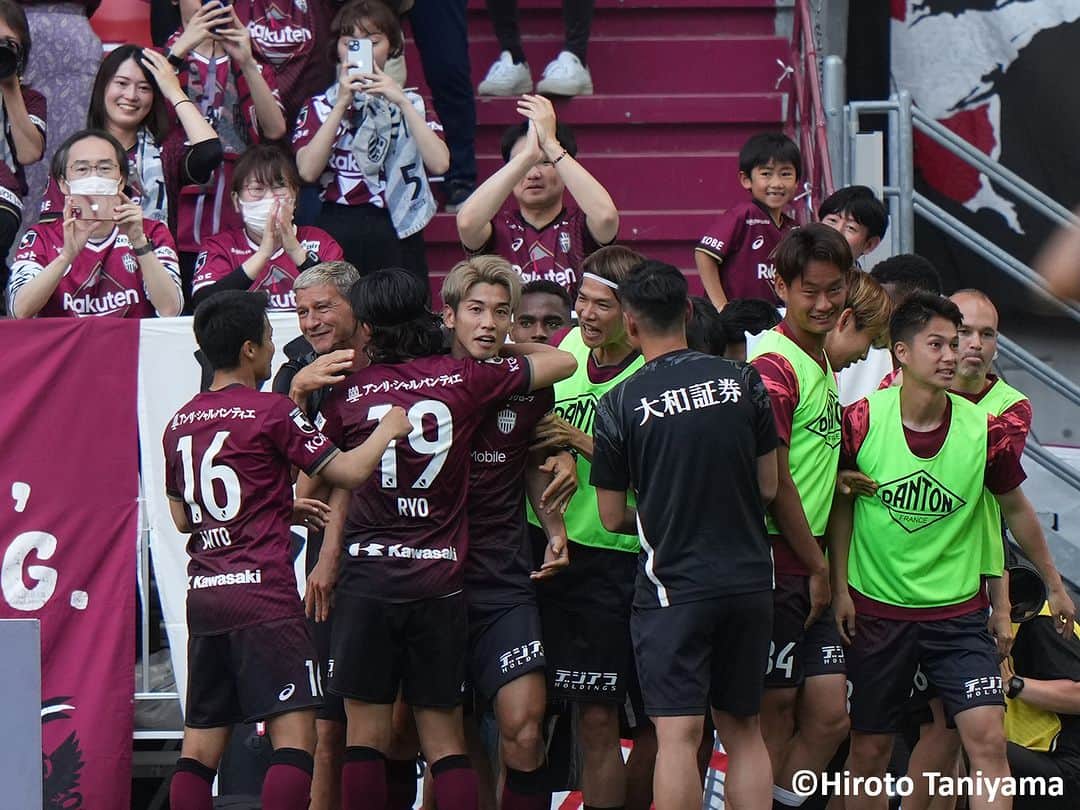 Goal Japanさんのインスタグラム写真 - (Goal JapanInstagram)「⚽ 前半のリードを生かし神戸が逃げ切る ⚽ #武藤嘉紀 の2ゴールと #大迫勇也 の得点で前半に3点をリードした #ヴィッセル神戸。後半、2本のPKでFC東京に詰め寄られるも逃げ切って勝ち点3を手にした。(Photo: Hiroto Taniyama)  #soccer #football #meijiyasudaseimeijleague #jleague #visselkobe #vissel #サッカー #フットボール #明治安田生命Jリーグ #Jリーグ #⚽」5月27日 16時40分 - goaljapan