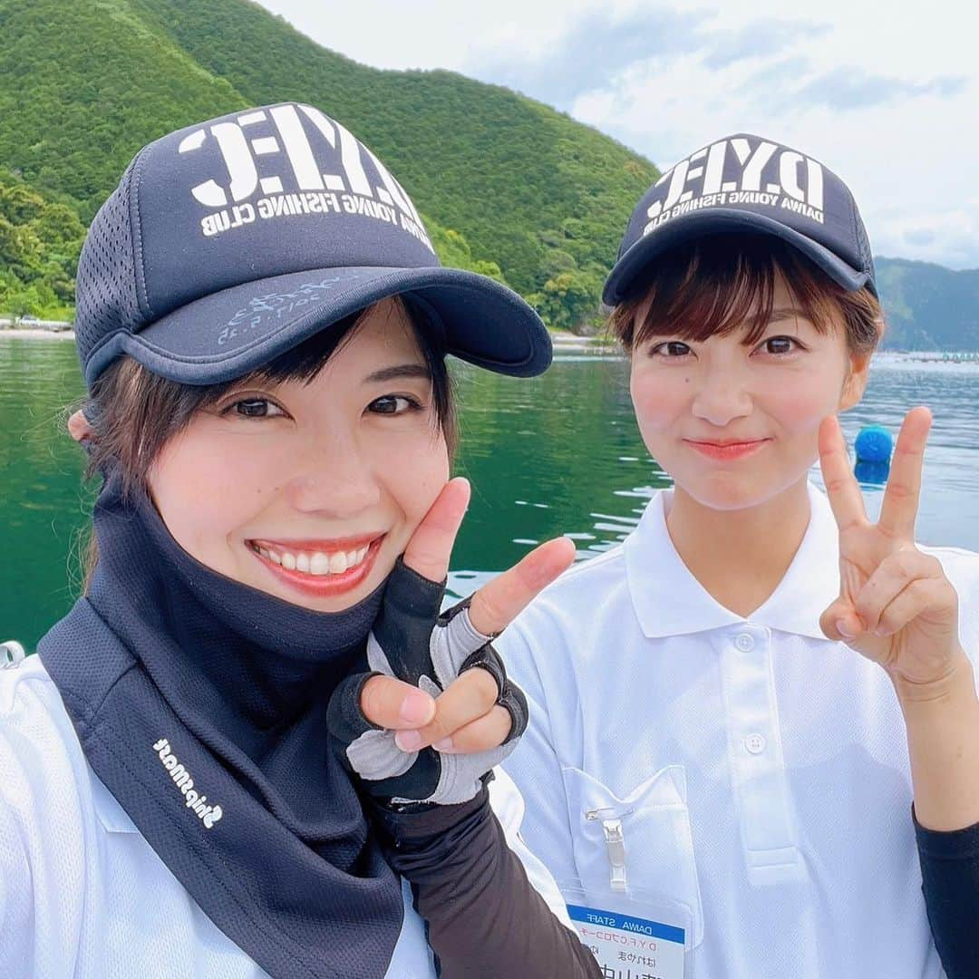 晴山由梨さんのインスタグラム写真 - (晴山由梨Instagram)「DYFC海釣りスクールin三重県紀北町 5年ぶりに貞丸さんの海上釣り堀での開催でした！  朝から活性高く、マダイ連発で大忙し（笑） 中には良型のマハタも混ざりました😍  食いが落ち着いてからは、エサやタナをいろいろ変えながら工夫して、中盤には73cmのヒラマサもGET✨ このヒラマサでチーム賞もいただいちゃいました🏆👏  全体ではカンパチやシマアジなども釣れて、大盛り上がり💓 参加者の皆様、スタッフの皆様お疲れさまでした！  #dyfc #釣り教室 #釣りスクール #紀北町 #海上釣り堀 #海上釣り堀貞丸  #貞丸 #daiwa晴山由梨 #晴山由梨 #fish #fishing #daiwa  #lovefishing  #fishinglife #fishingdaily #fishingtrip  #angler #fishingphotography」5月27日 16時45分 - hareyama_yuri