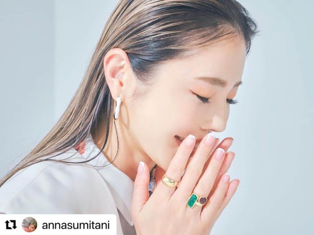 のインスタグラム：「あんなちゃん♡  #Repost @annasumitani with @use.repost ・・・ ･ 韓国旅行記の途中で失礼します🤲 ･ ･ この度、"S Cawaii! web"さんで 連載をさせて頂くことになりました✍️ ･ ･ この企画は、 実はコロナ期の初めの方、 かれかれ3年前から水面下で動いていました。 ･ ･ でも私自身がきちんと納得のいく内容を、 私が伝えたい時に私の言葉で読者の方に読んでもらいたい‼️ という強い気持ちがありました。 ･ 編集部の方もその気持ちをしっかり汲み取って 大きな心で理解して下さいました🥹 ･ 月日が経ってしまいましたが 自分が伝えたいことがようやくまとまったので、 やっと今回スタートすることが出来ました🥹 ･ ･ 私のマインドというか頭の中を包み隠さず書いています。 現在進行形で書いています✍️ ･ ･ 毎週1話ずつ水曜日にお届けいたします🤲 ･ 伝えたい事が沢山あって結構ボリューミーですが ぜひ読んでいただきたいです❤️‍🔥 ･ ･ 誰でも考え方次第で夢を掴める！ 誰でも人生をリセットすることができる🫶 そんな内容です✨ ･ ･ 初回の1話目もボリューミーですが よろしくお願いします✨✨ ･ ･ hairmake💄 @hairmakeupbylisayamaguchi」