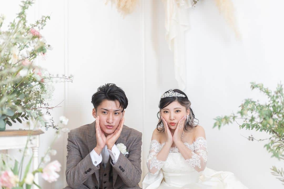 【公式】小さな結婚式さんのインスタグラム写真 - (【公式】小さな結婚式Instagram)「. @petit.wedding をフォローしてね♩ #小さな結婚式 をつけてのお写真投稿も大歓迎です♡ こちらの公式IGでリグラムさせていただきます＊ . 非日常空間で素敵なフォトを*  どこを切り取っても絵になる特別な空間で フォトジェニックなお写真を残しませんか？ . >>#小さな結婚式岡山店 . ——————— #petitwedding #ラヴィファクトリー #前撮り #結婚式 #プレ花嫁 #卒花 #家族婚 #少人数結婚式 #ウェディング #wedding #bridal #weddingdress #花嫁 #挙式 #結婚式準備 #式場探し #日本中のプレ花嫁さまと繋がりたい #結婚式の思い出に浸る会 #結婚準備 #岡山花嫁 #ウェディングフォト #花嫁コーディネート #結婚 #フォト婚 #フォトウェディング #花嫁コーデ #おしゃれ花嫁 #ナチュラルウェディング」5月27日 17時05分 - petit.wedding