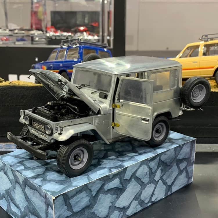 kyosho_official_minicar toysさんのインスタグラム写真 - (kyosho_official_minicar toysInstagram)「. 静岡ホビーショー発表モデル 1:18 ダイキャストモデル  #kyosho #kyoshominicar #toyota #toyotalandcruiser #landcruiser #landcruiser40 #4x4 #4wd #4x4offroad #offroadadventure #jdm #explore #overland #outdoorlife #kyosho118  #ランドクルーザー #ランドクルーザー40  #ランクル #ランクルのある生活 #京商 #京商ミニカー #アウトドア」5月27日 17時36分 - kyosho_official_minicar_toys