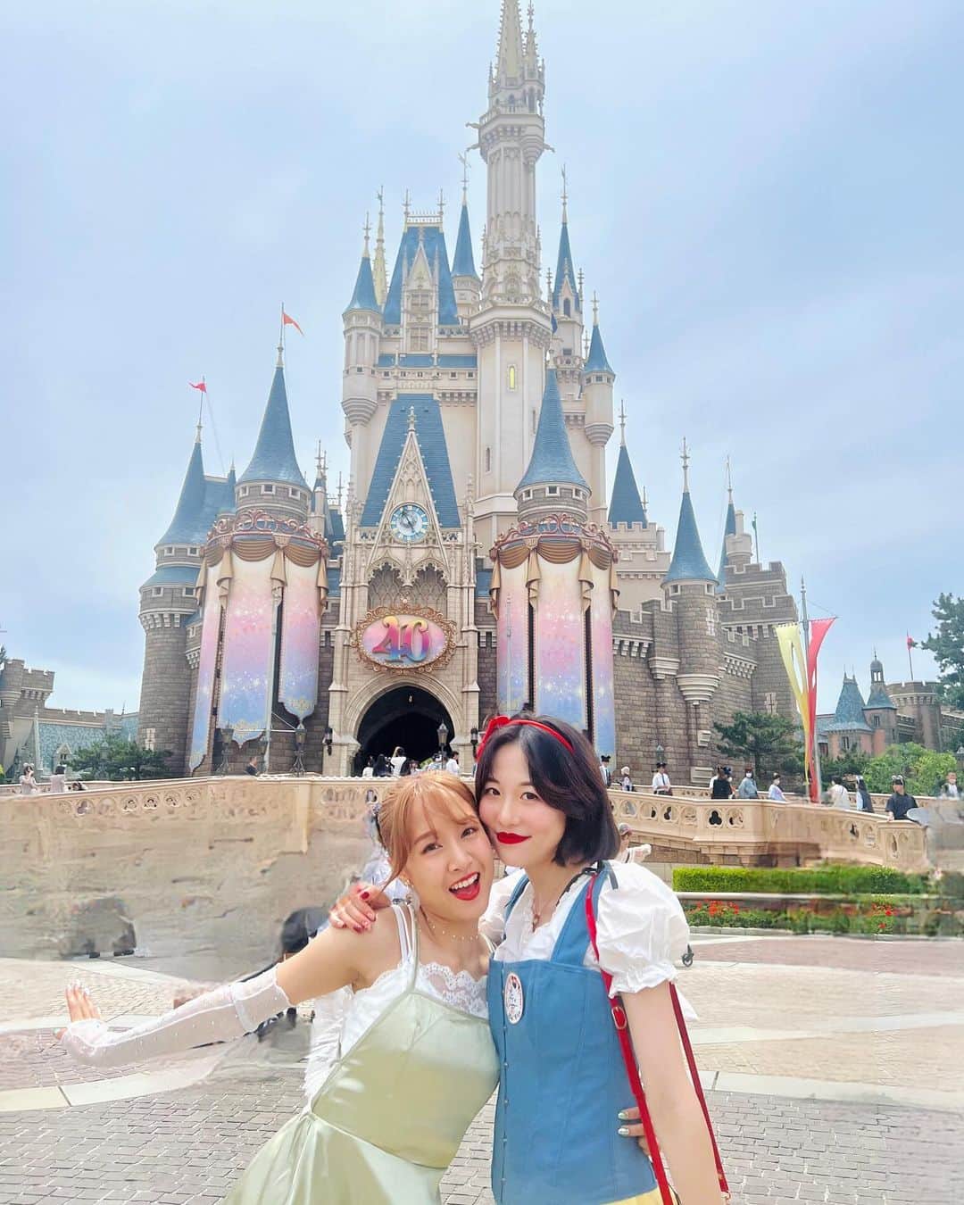 海老沢恵莉香さんのインスタグラム写真 - (海老沢恵莉香Instagram)「Happy 24th birthday, Princess Snow White!🍎❄️  from Tinkerbell🧚  #disneyland #ディズニー」5月27日 17時57分 - erika_ebisawa