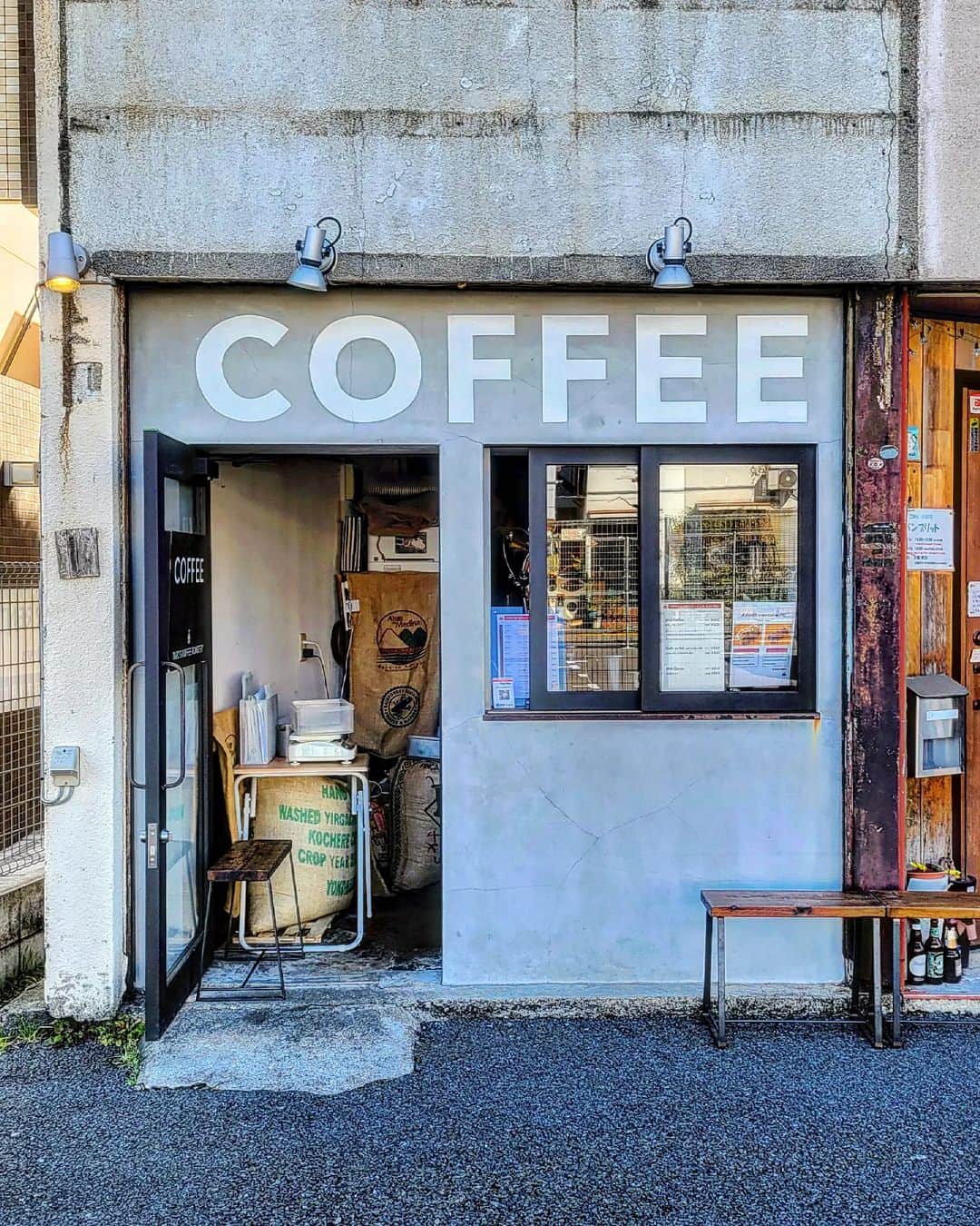 CAFE-STAGRAMMERさんのインスタグラム写真 - (CAFE-STAGRAMMERInstagram)「Is it possible for you to visit here? 思いがけないことは、思いがけないから面白い♪  #立川 #☕ #立川カフェ #tachikawa #taroscoffeeroastery #cafetyo #tokyocafe #カフェ #cafe #tokyo #咖啡店 #咖啡廳 #咖啡 #카페 #คาเฟ่ #Kafe #coffeeaddict #カフェ部 #cafehopping #coffeelover #discovertokyo #visittokyo #instacoffee #instacafe #東京カフェ部 #sharingaworldofshops」5月27日 18時02分 - cafetyo
