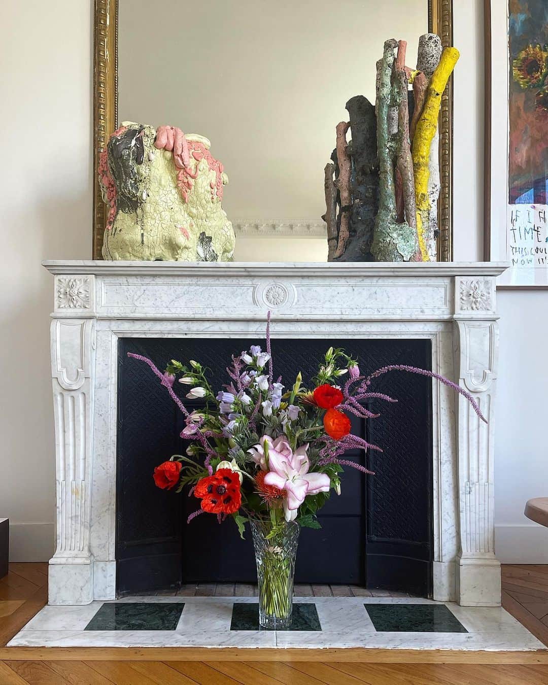 クリスヴァンアッシュのインスタグラム：「FLOWERS FROM MY HUSBAND 🖤 #flowers #krisvanassche #kris_van_assche」